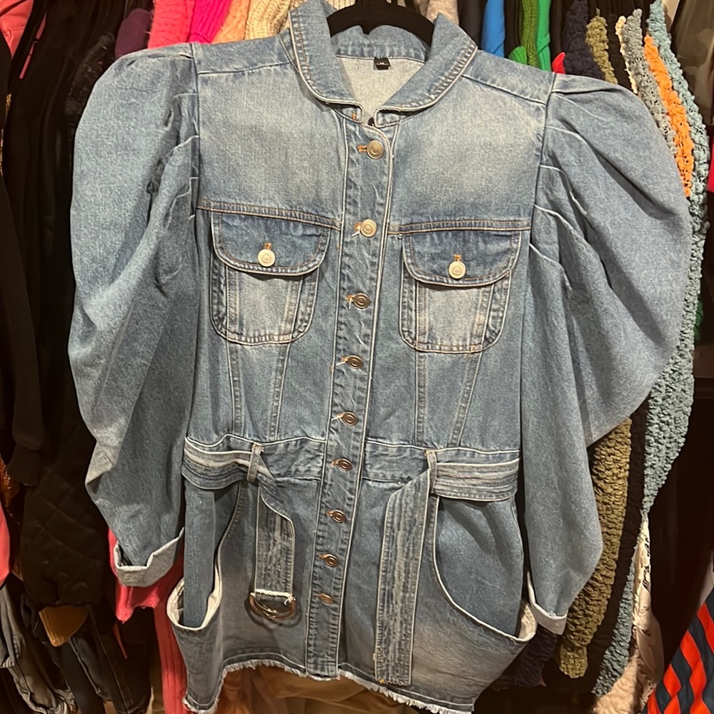 Puff sleeve belted denim dress